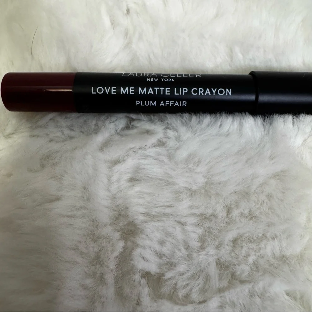 Laura Geller Love Me Matte Plum Affair Lip Crayon 0.05 oz  Long Lasting NWOB